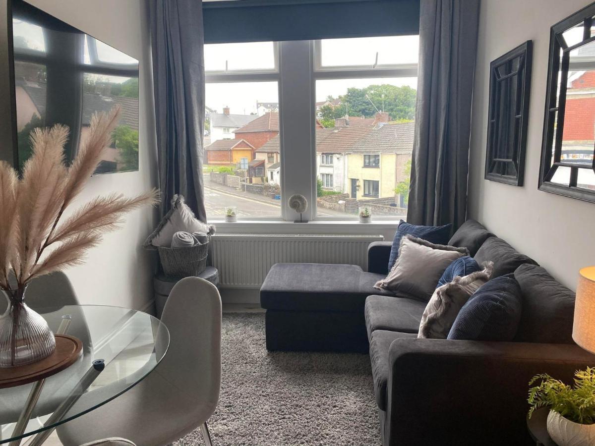 The Retreats 2: Pet-Friendly Flat in Kenfig Hill Apartment Exterior photo